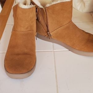 New withit box koolaburra by Uggs